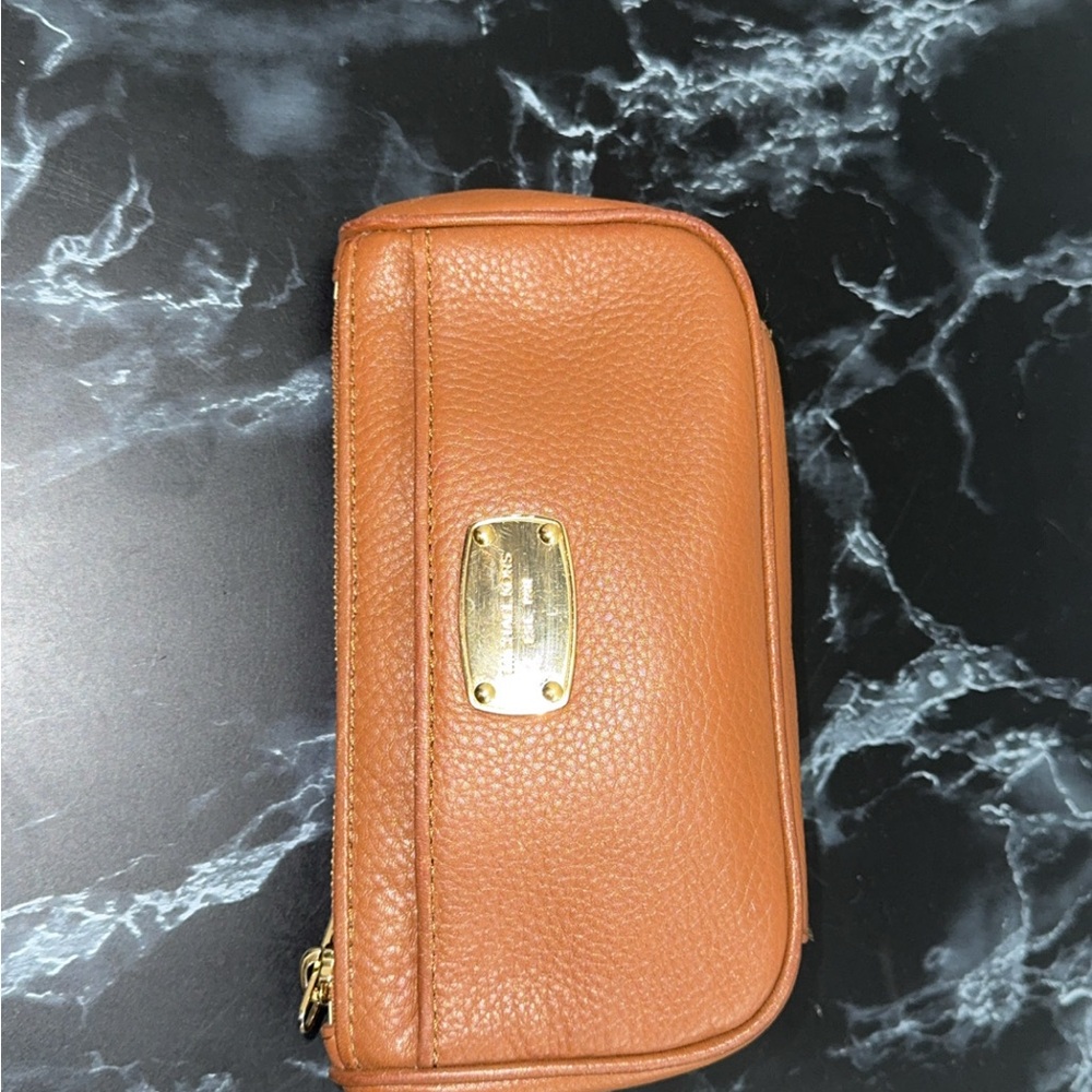 Michael Kors Clutch Makeup Leather Bag with Gold Accents AUTHENTIC - Picture 6 of 12